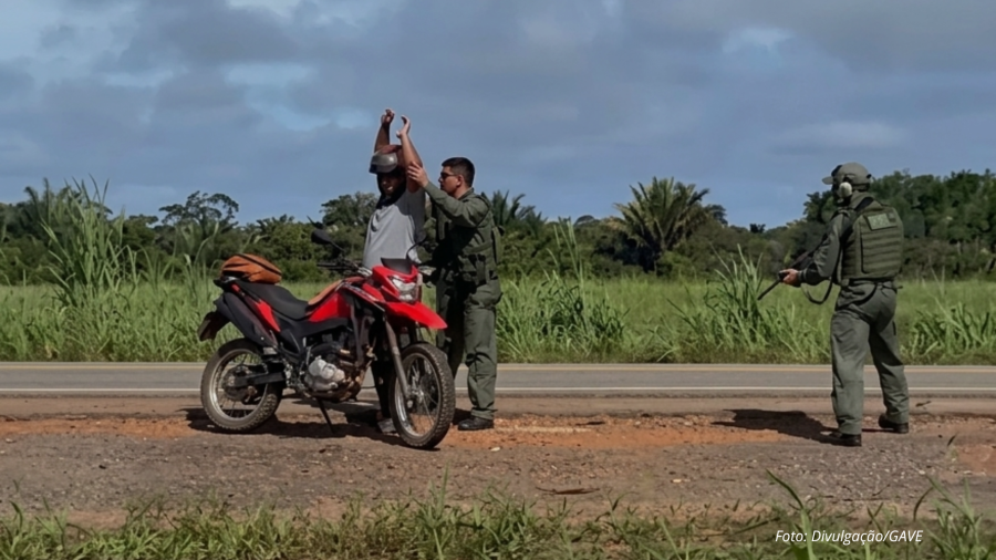 VÍDEO: Foragido é capturado após pouso tático de aeronave em Porto Velho