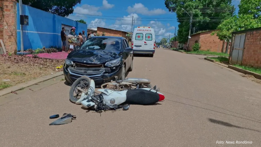 Colisão entre carro e moto deixa entregadora ferida na Zona Sul de Porto Velho