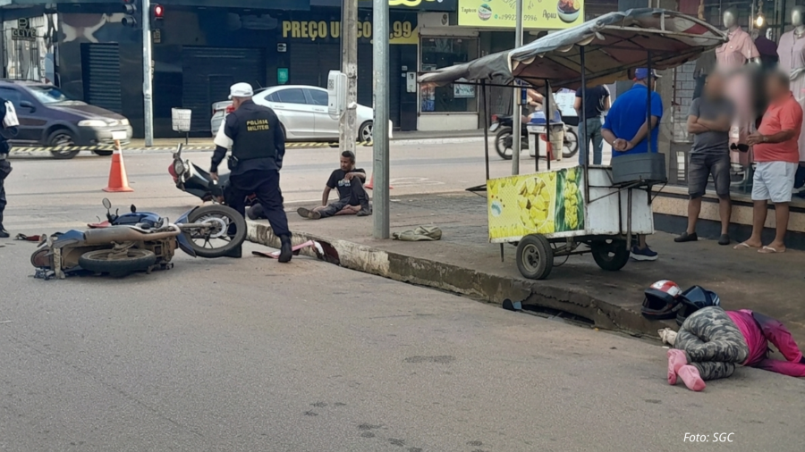 Colisão entre motocicletas deixa dois feridos no Centro de Porto Velho