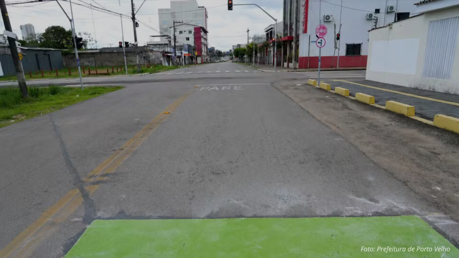 Semáforos inteligentes passam a usar faixa verde para detectar veículos em Porto Velho